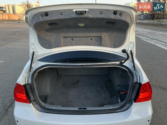 Белый БМВ 3 Серия, объемом двигателя 2.98 л и пробегом 163 тыс. км за 10999 $, фото 26 на Automoto.ua