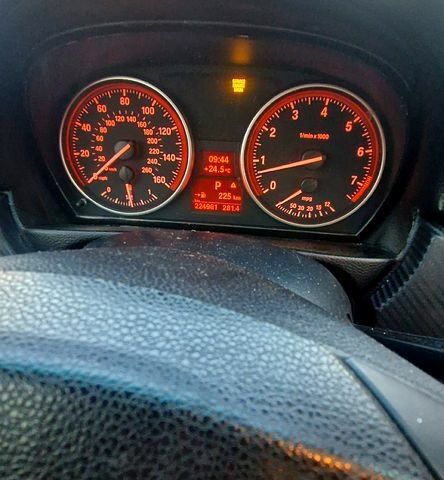 Белый БМВ 3 Серия, объемом двигателя 3 л и пробегом 226 тыс. км за 8500 $, фото 9 на Automoto.ua