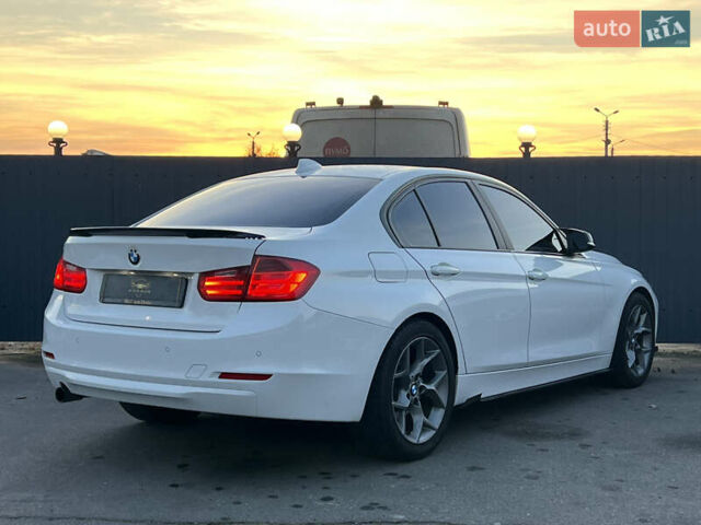 Белый БМВ 3 Серия, объемом двигателя 2 л и пробегом 217 тыс. км за 12800 $, фото 4 на Automoto.ua