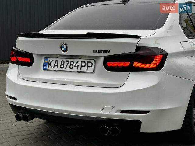 Белый БМВ 3 Серия, объемом двигателя 2 л и пробегом 248 тыс. км за 13000 $, фото 5 на Automoto.ua