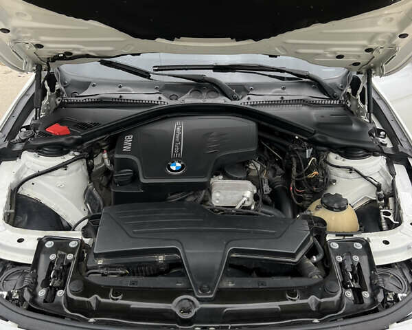 Белый БМВ 3 Серия, объемом двигателя 2 л и пробегом 299 тыс. км за 10999 $, фото 1 на Automoto.ua