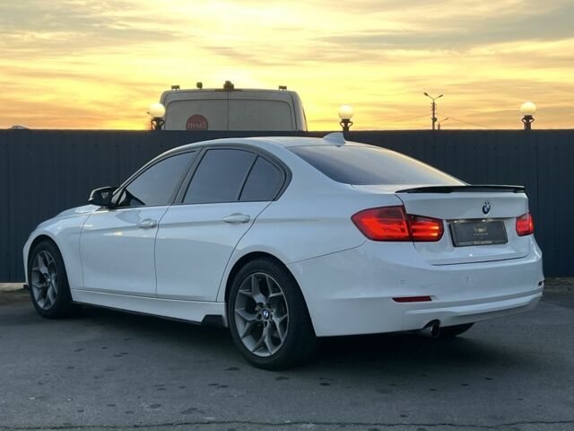 Белый БМВ 3 Серия, объемом двигателя 2 л и пробегом 215 тыс. км за 12800 $, фото 3 на Automoto.ua