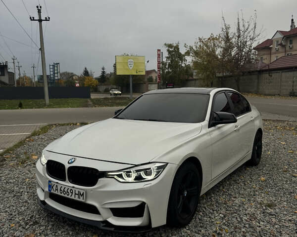 БМВ 3 Серия 2012 в Киеве на Automoto.ua Белый БМВ 3 Серия, объемом двигателя 2 л и пробегом 246 тыс. км за 13000 $, фото 2 на Automoto.ua
