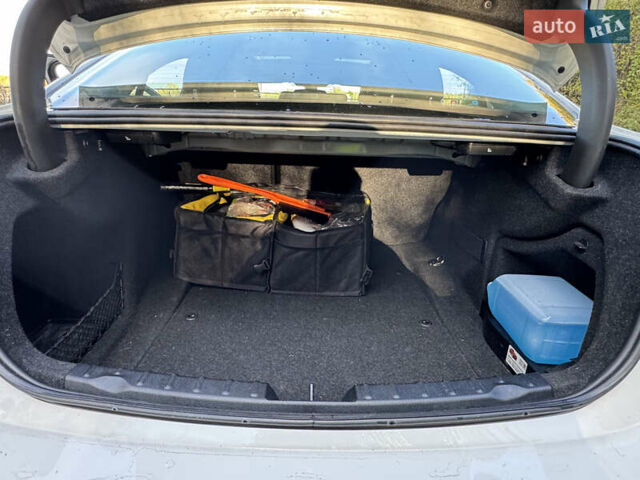 Белый БМВ 3 Серия, объемом двигателя 2 л и пробегом 141 тыс. км за 14400 $, фото 24 на Automoto.ua