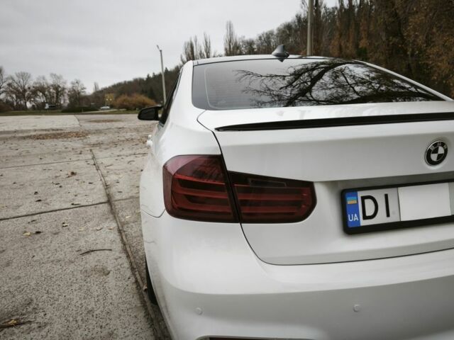 Белый БМВ 3 Серия, объемом двигателя 2 л и пробегом 222 тыс. км за 10700 $, фото 3 на Automoto.ua