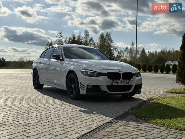 Белый БМВ 3 Серия, объемом двигателя 2 л и пробегом 155 тыс. км за 12700 $, фото 10 на Automoto.ua
