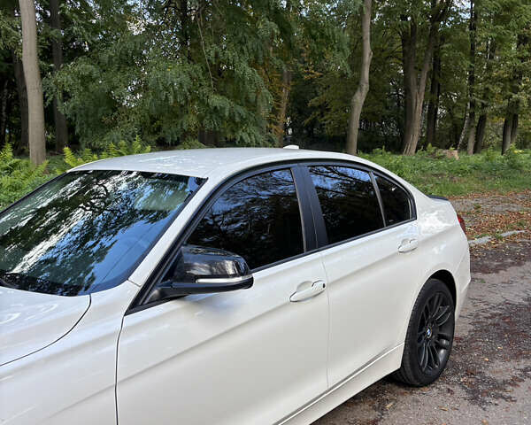 Білий БМВ 3 Серія, об'ємом двигуна 2 л та пробігом 306 тис. км за 11500 $, фото 4 на Automoto.ua