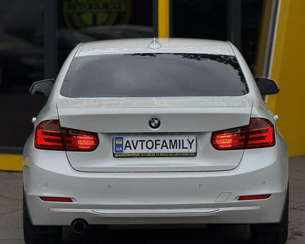 Белый БМВ 3 Серия, объемом двигателя 2 л и пробегом 182 тыс. км за 11999 $, фото 3 на Automoto.ua