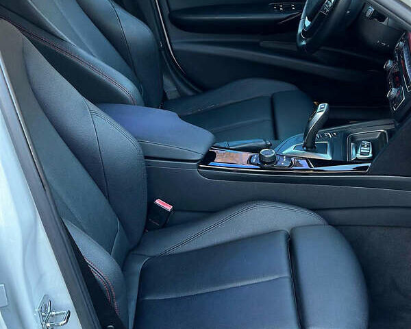 Белый БМВ 3 Серия, объемом двигателя 2 л и пробегом 299 тыс. км за 10999 $, фото 5 на Automoto.ua