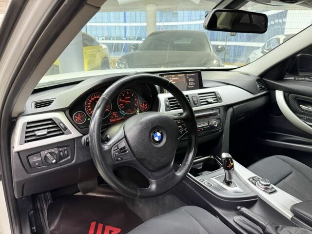 БМВ 3 Серия 2012 в Одессе на Automoto.ua Белый БМВ 3 Серия, объемом двигателя 2 л и пробегом 420 тыс. км за 10900 $, фото 18 на Automoto.ua