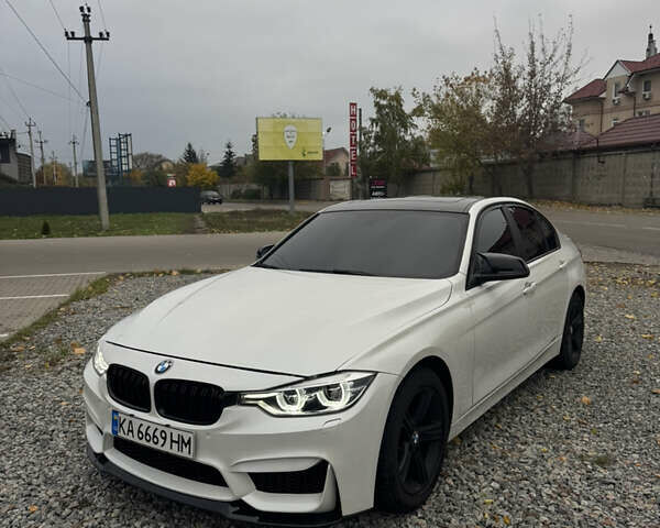 БМВ 3 Серия 2012 в Киеве на Automoto.ua Белый БМВ 3 Серия, объемом двигателя 2 л и пробегом 246 тыс. км за 13000 $, фото 3 на Automoto.ua