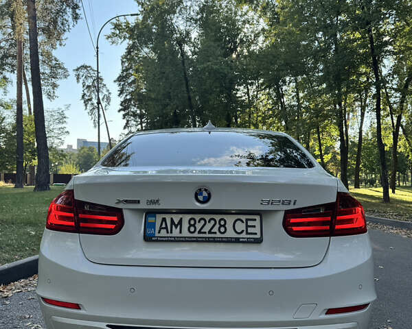 Белый БМВ 3 Серия, объемом двигателя 2 л и пробегом 186 тыс. км за 14900 $, фото 6 на Automoto.ua