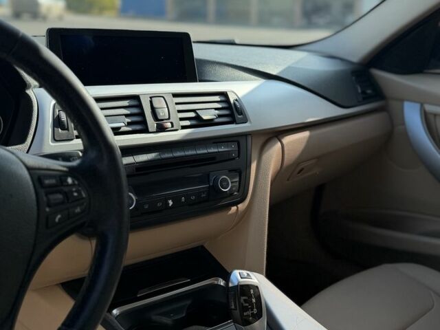 БМВ 3 Серия 2012 в Славянске на Automoto.ua Белый БМВ 3 Серия, объемом двигателя 2 л и пробегом 207 тыс. км за 13900 $, фото 15 на Automoto.ua
