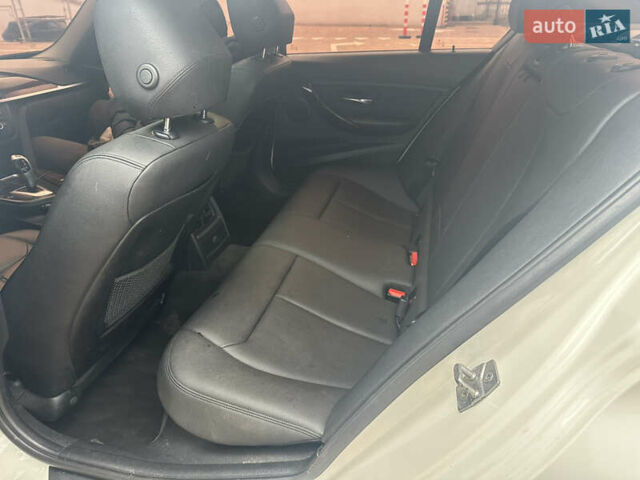 Белый БМВ 3 Серия, объемом двигателя 2 л и пробегом 204 тыс. км за 9850 $, фото 15 на Automoto.ua