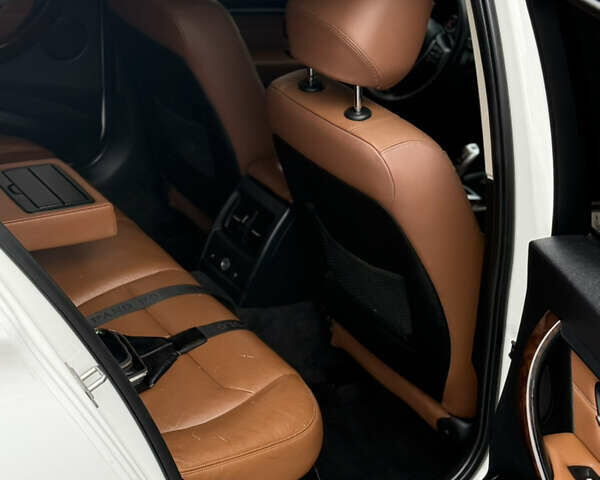 Белый БМВ 3 Серия, объемом двигателя 2 л и пробегом 286 тыс. км за 10400 $, фото 17 на Automoto.ua