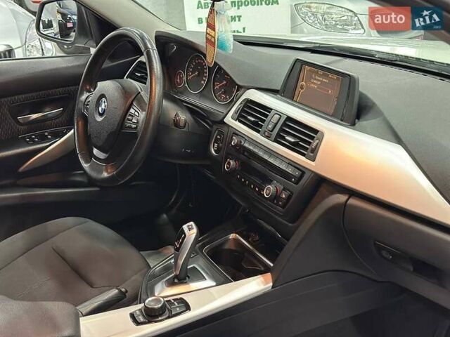 БМВ 3 Серия 2012 в Каменское - Днепродзержинск на Automoto.ua Белый БМВ 3 Серия, объемом двигателя 2 л и пробегом 164 тыс. км за 11499 $, фото 18 на Automoto.ua