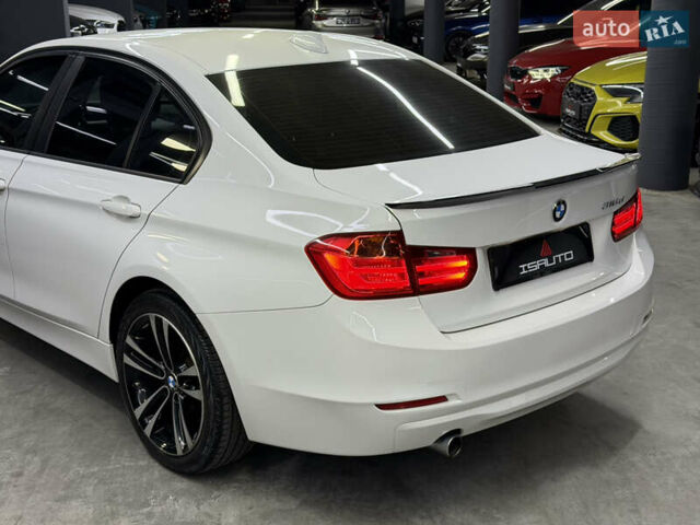 БМВ 3 Серія 2012 у Одесі на Automoto.ua Білий БМВ 3 Серія, об'ємом двигуна 2 л та пробігом 420 тис. км за 10900 $, фото 9 на Automoto.ua
