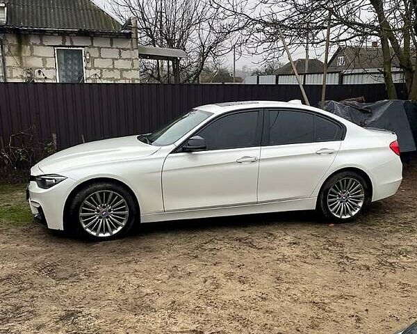 Білий БМВ 3 Серія, об'ємом двигуна 2 л та пробігом 230 тис. км за 12200 $, фото 4 на Automoto.ua