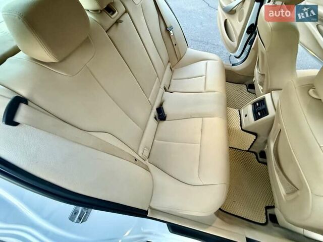БМВ 3 Серия 2012 в Одессе на Automoto.ua Белый БМВ 3 Серия, объемом двигателя 2 л и пробегом 246 тыс. км за 10800 $, фото 47 на Automoto.ua