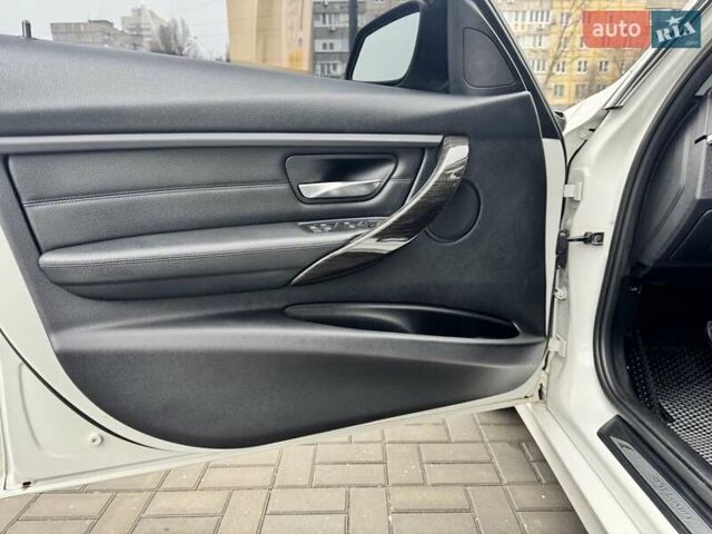 Белый БМВ 3 Серия, объемом двигателя 2 л и пробегом 74 тыс. км за 17000 $, фото 11 на Automoto.ua