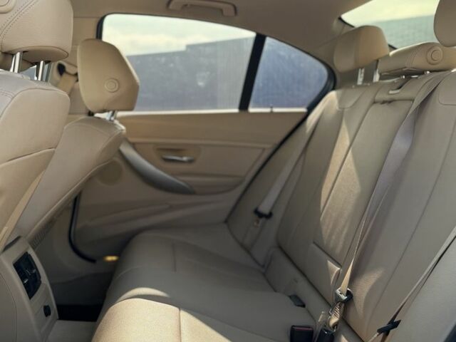 БМВ 3 Серия 2012 в Славянске на Automoto.ua Белый БМВ 3 Серия, объемом двигателя 2 л и пробегом 207 тыс. км за 13900 $, фото 17 на Automoto.ua