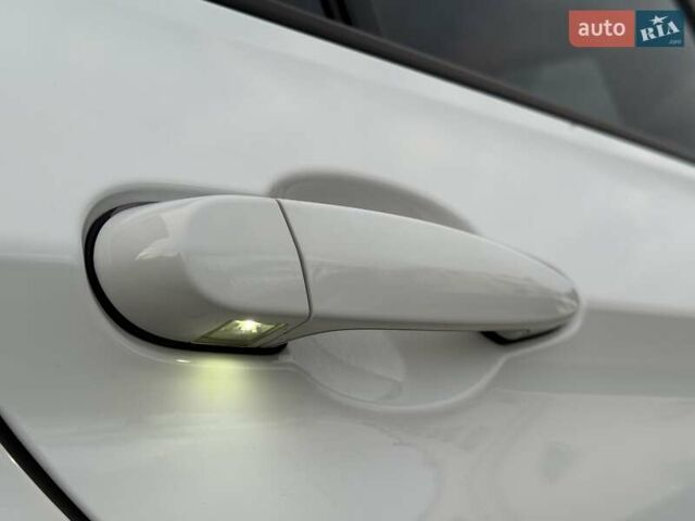 Белый БМВ 3 Серия, объемом двигателя 2 л и пробегом 157 тыс. км за 11900 $, фото 19 на Automoto.ua