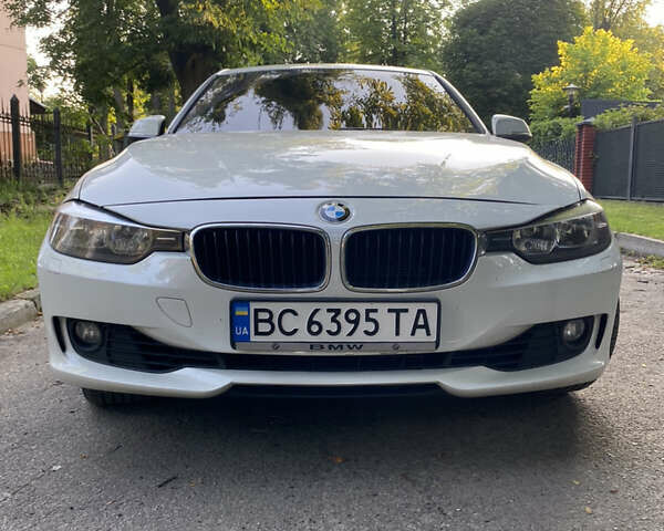 Белый БМВ 3 Серия, объемом двигателя 2 л и пробегом 208 тыс. км за 10500 $, фото 1 на Automoto.ua