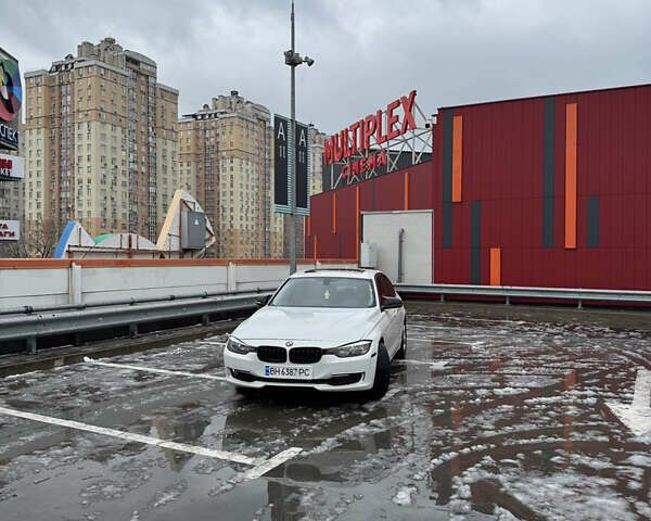 Белый БМВ 3 Серия, объемом двигателя 2 л и пробегом 214 тыс. км за 10000 $, фото 17 на Automoto.ua