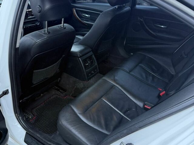 Білий БМВ 3 Серія, об'ємом двигуна 2 л та пробігом 240 тис. км за 11000 $, фото 6 на Automoto.ua