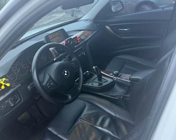 Білий БМВ 3 Серія, об'ємом двигуна 2 л та пробігом 240 тис. км за 11000 $, фото 2 на Automoto.ua