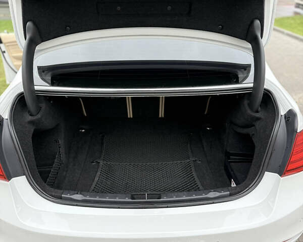 Белый БМВ 3 Серия, объемом двигателя 2 л и пробегом 196 тыс. км за 12900 $, фото 12 на Automoto.ua