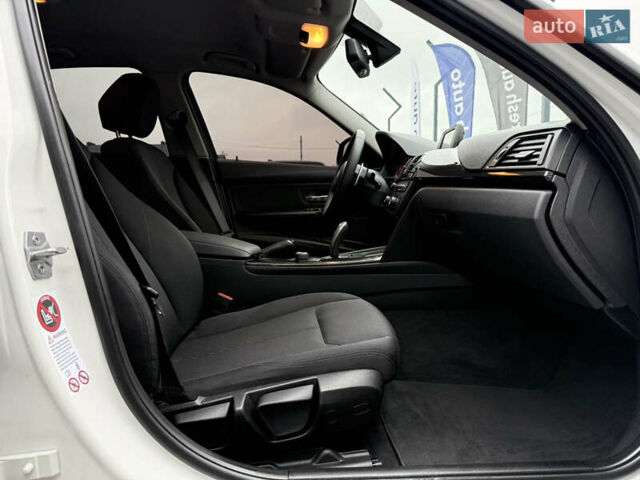 Белый БМВ 3 Серия, объемом двигателя 2 л и пробегом 25 тыс. км за 17000 $, фото 19 на Automoto.ua