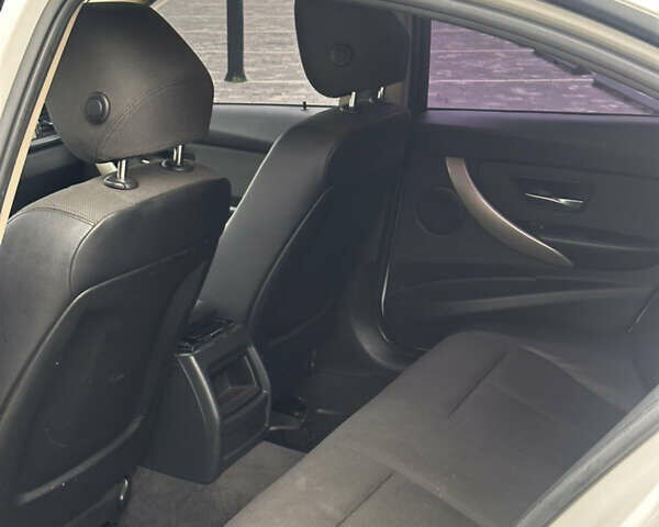 Белый БМВ 3 Серия, объемом двигателя 2 л и пробегом 367 тыс. км за 11000 $, фото 6 на Automoto.ua