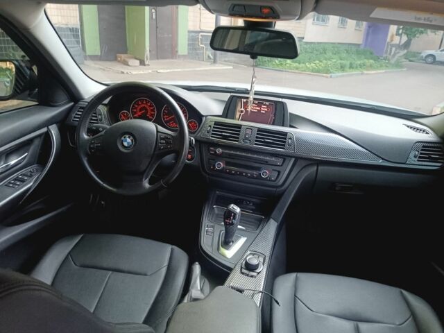 Белый БМВ 3 Серия, объемом двигателя 2 л и пробегом 207 тыс. км за 11000 $, фото 6 на Automoto.ua