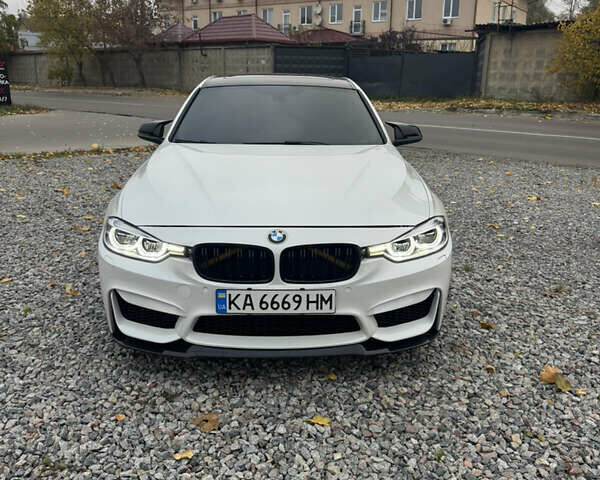 БМВ 3 Серия 2012 в Киеве на Automoto.ua Белый БМВ 3 Серия, объемом двигателя 2 л и пробегом 246 тыс. км за 13000 $, фото 5 на Automoto.ua