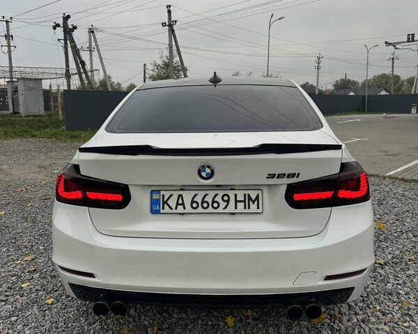 БМВ 3 Серия 2012 в Киеве на Automoto.ua Белый БМВ 3 Серия, объемом двигателя 2 л и пробегом 246 тыс. км за 13000 $, фото 10 на Automoto.ua
