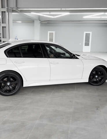 Белый БМВ 3 Серия, объемом двигателя 2 л и пробегом 152 тыс. км за 12000 $, фото 3 на Automoto.ua