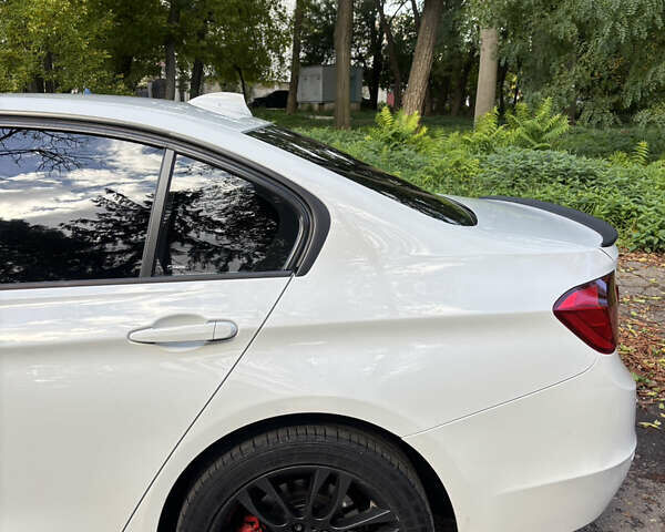 Білий БМВ 3 Серія, об'ємом двигуна 2 л та пробігом 306 тис. км за 11500 $, фото 5 на Automoto.ua