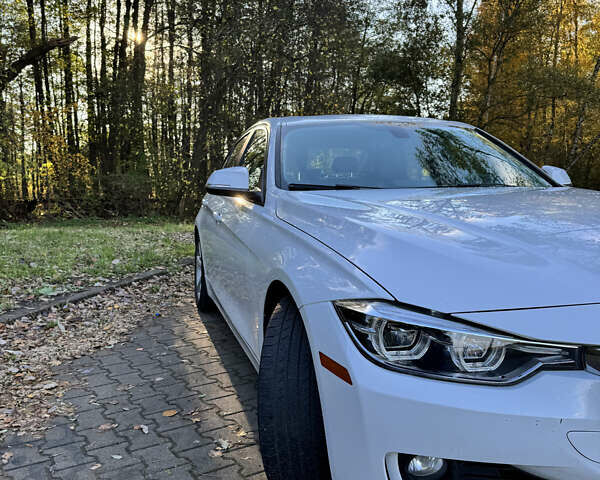 Белый БМВ 3 Серия, объемом двигателя 2 л и пробегом 141 тыс. км за 14400 $, фото 5 на Automoto.ua