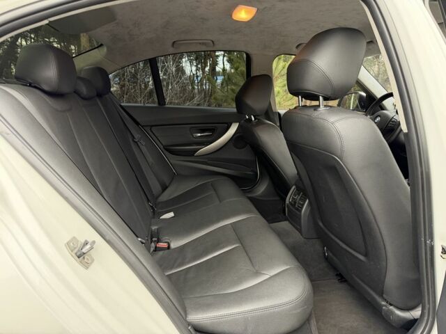 Білий БМВ 3 Серія, об'ємом двигуна 2 л та пробігом 106 тис. км за 13350 $, фото 21 на Automoto.ua