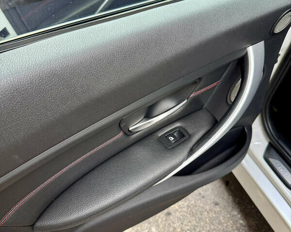 Белый БМВ 3 Серия, объемом двигателя 2.98 л и пробегом 190 тыс. км за 16000 $, фото 15 на Automoto.ua