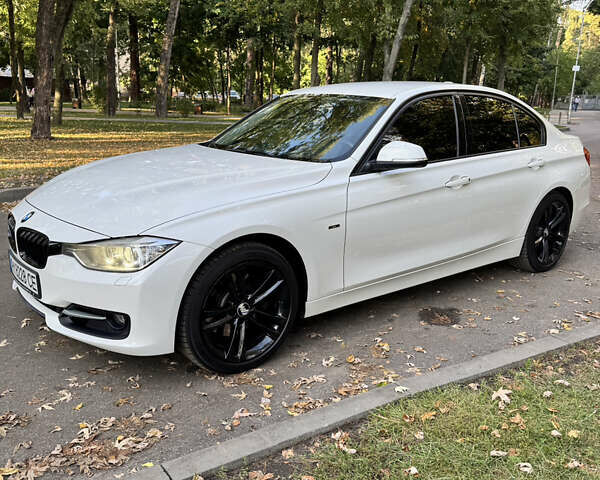 Белый БМВ 3 Серия, объемом двигателя 2 л и пробегом 186 тыс. км за 14900 $, фото 2 на Automoto.ua