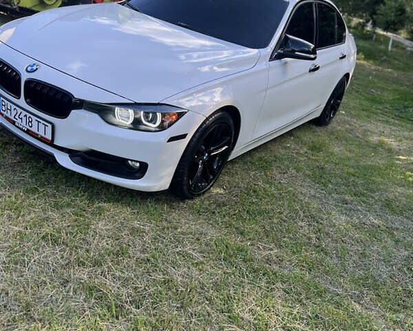 Белый БМВ 3 Серия, объемом двигателя 2 л и пробегом 299 тыс. км за 10999 $, фото 2 на Automoto.ua