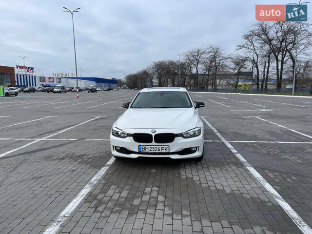 Белый БМВ 3 Серия, объемом двигателя 2 л и пробегом 177 тыс. км за 12500 $, фото 16 на Automoto.ua