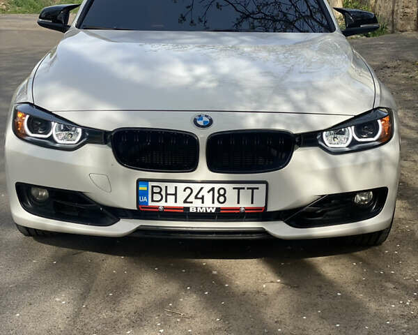 Белый БМВ 3 Серия, объемом двигателя 2 л и пробегом 299 тыс. км за 10999 $, фото 4 на Automoto.ua
