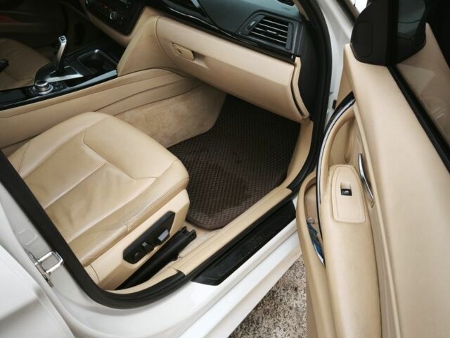 Белый БМВ 3 Серия, объемом двигателя 2 л и пробегом 222 тыс. км за 10700 $, фото 14 на Automoto.ua