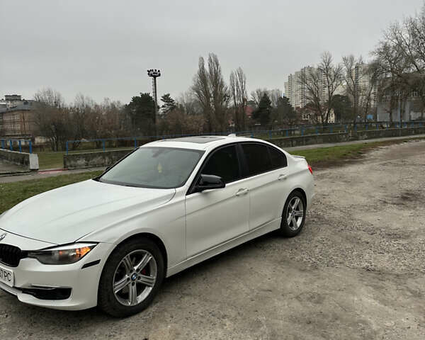 Белый БМВ 3 Серия, объемом двигателя 2 л и пробегом 214 тыс. км за 10000 $, фото 2 на Automoto.ua