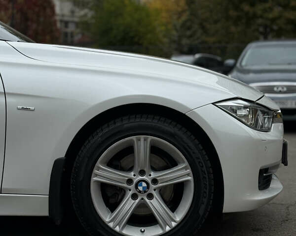 Белый БМВ 3 Серия, объемом двигателя 2 л и пробегом 182 тыс. км за 11999 $, фото 33 на Automoto.ua