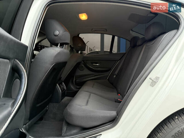 Белый БМВ 3 Серия, объемом двигателя 2 л и пробегом 25 тыс. км за 17000 $, фото 13 на Automoto.ua