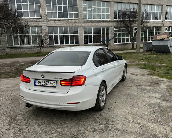 Белый БМВ 3 Серия, объемом двигателя 2 л и пробегом 214 тыс. км за 10000 $, фото 5 на Automoto.ua